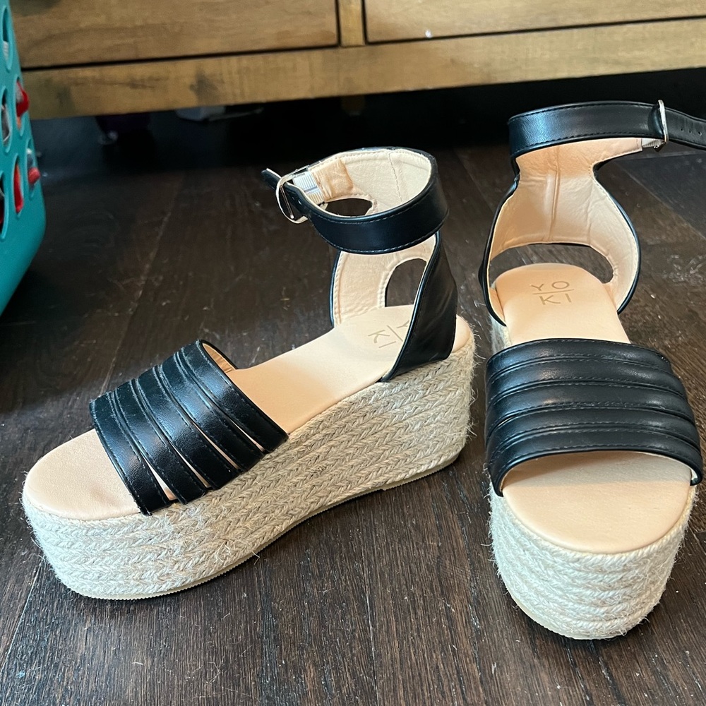 Platform sandals like new! Never worn! Size 6
